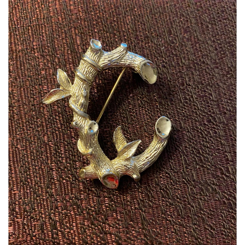 Vtg Sarah Coventry Brooch, Signed, Branch/Plant “C” Silver Toned, EUC